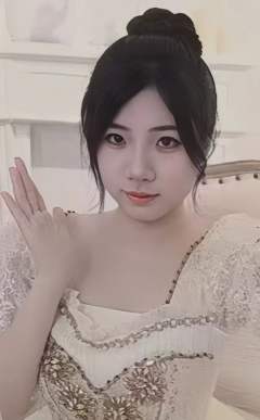 张佳仪《秋欧》主题小卡 ver.C