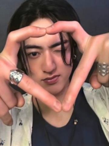 场周随机卡满额 头