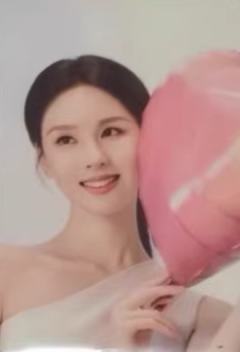 倩碧代言水光月神卡