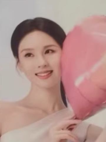 倩碧代言水光月神卡