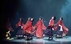 新中式舞蹈秀《叹春风》-资料图