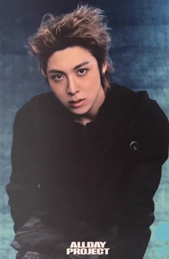 el幸运卡海报 灿 线下ver.