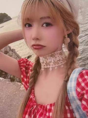 张琼予《终极殿堂》自拍小卡 ver.B