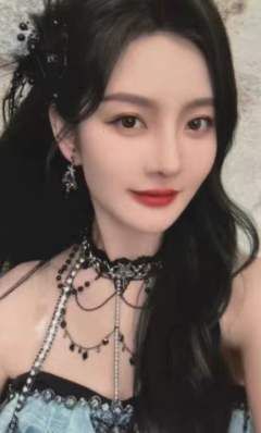 青钰雯《终极殿堂》自拍小卡 ver.B