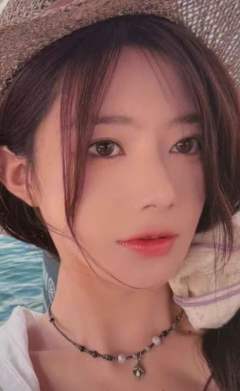 胡晓慧《终极殿堂》自拍小卡 ver.B