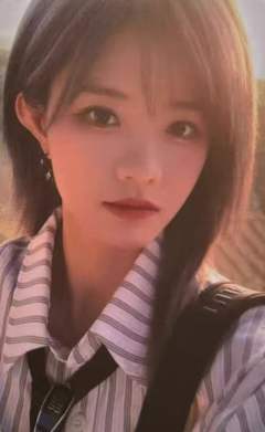 柏欣妤《终极殿堂》自拍小卡 ver.B