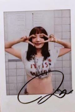 yzy上海签售2.0中签卡 脸