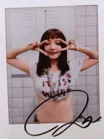 yzy上海签售2.0中签卡 脸