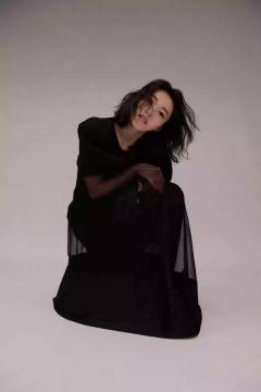 独角戏《金漆的鸟笼》-资料图