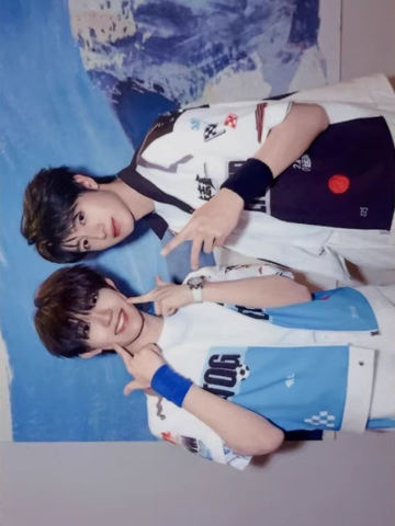 运动会双人卡 朱苏B