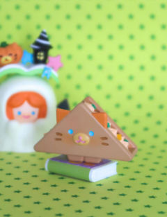 HALLOWEEN BOOK CLUB-orange version-资料图