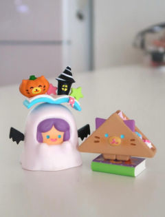HALLOWEEN BOOK CLUB-orange version-资料图