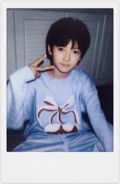 25台历单人款隐藏卡 智恩涵