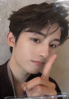 25生日周边卡 昀