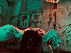 地下诊所-资料图