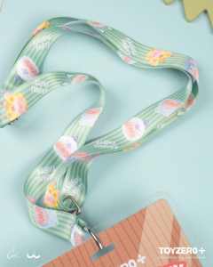 LULU猪狐狸泰国限定吊卡(森林绿狐狸)-资料图