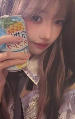 王思予《金色海岸》自拍小卡 ver.B