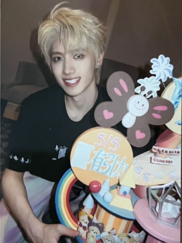 「5/5·ONE有引力」T恤卡 朱