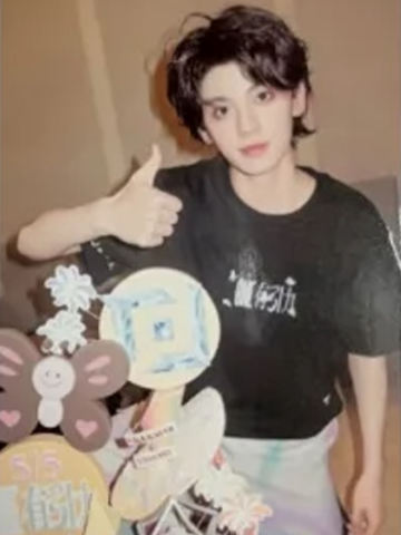 「5/5·ONE有引力」T恤卡 航