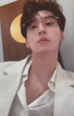 派丽蒙代言自拍卡 ver.A