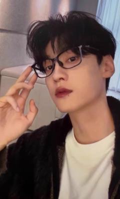 派丽蒙代言自拍卡 ver.C