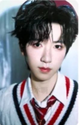 冠军纪念写真单人款隐藏卡7