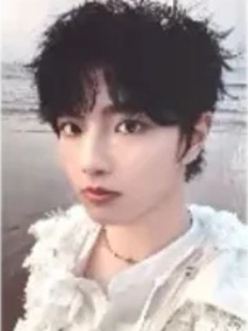 穆祉丞18岁生周小卡 红围巾 戳脸 穆祉丞18岁生日限定礼盒套装<Eleutheria> | TF_ING - 穆祉丞- 官方周边