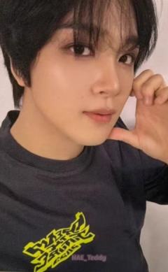 lf坐姿玩偶卡 灿