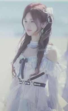 马欣宇 金色海岸x新学季主题纪念小卡 ver.A