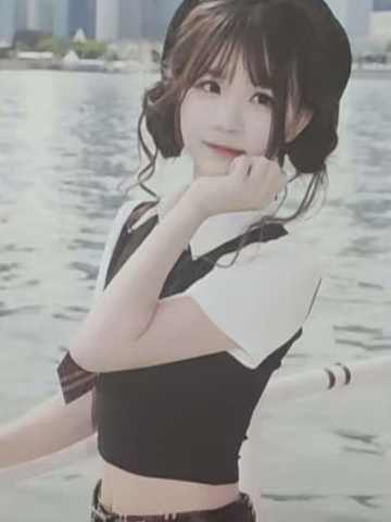 刘欣媛 金色海岸x新学季主题纪念小卡 ver.A