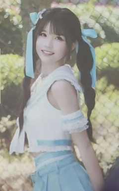 刘欣媛 金色海岸x新学季主题纪念小卡 ver.C