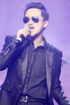 杨烁