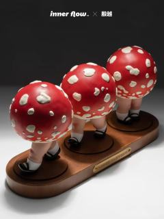 脚跟蘑菇-「Here Comes Heeled Mushroom」艺术雕塑-资料图