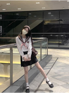 少女航线·中间服套装-资料图