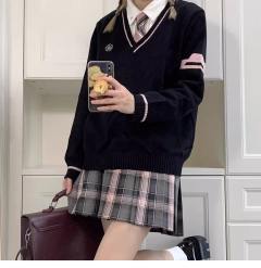 野川莓莓·套头毛衣-资料图
