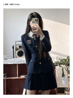 藏青色无领西套装-资料图