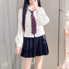 小藤中·衬衫-资料图