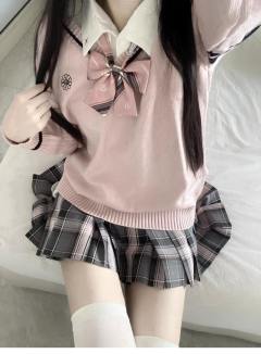 野川莓莓·套头毛衣-资料图