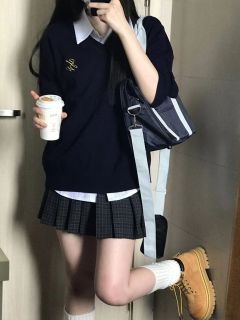 套头刺绣针织衫-资料图