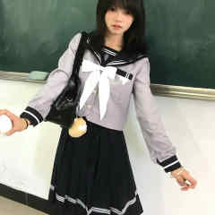 藤萝女子·中间服套装-资料图