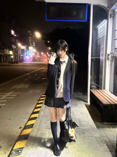 绫水高·西服-资料图