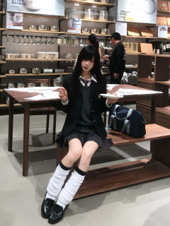 久冬女子·格裙-资料图