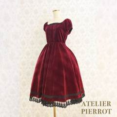 Shadowy Soirée Dress-资料图