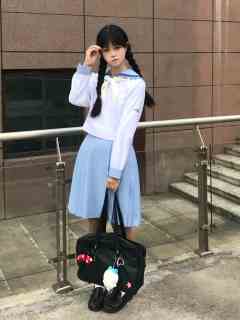 水泽理子·中间服套装-资料图