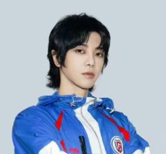 华晨宇代言周边