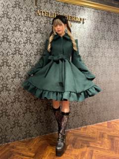 Holy Night Cape Coat 大衣-资料图