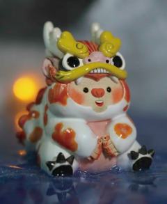 有龙则灵-红锦鲤-资料图