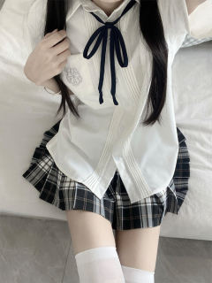 小奈中·衬衫-资料图