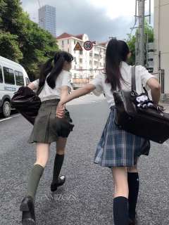 东知纯·套装-资料图