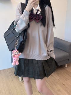墨绿·格裙-资料图